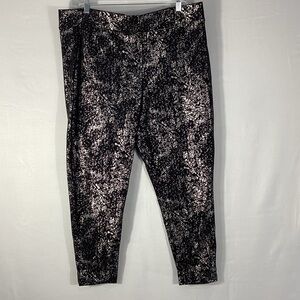NWT Torrid black and metallic patterned Leggings size 3 plus